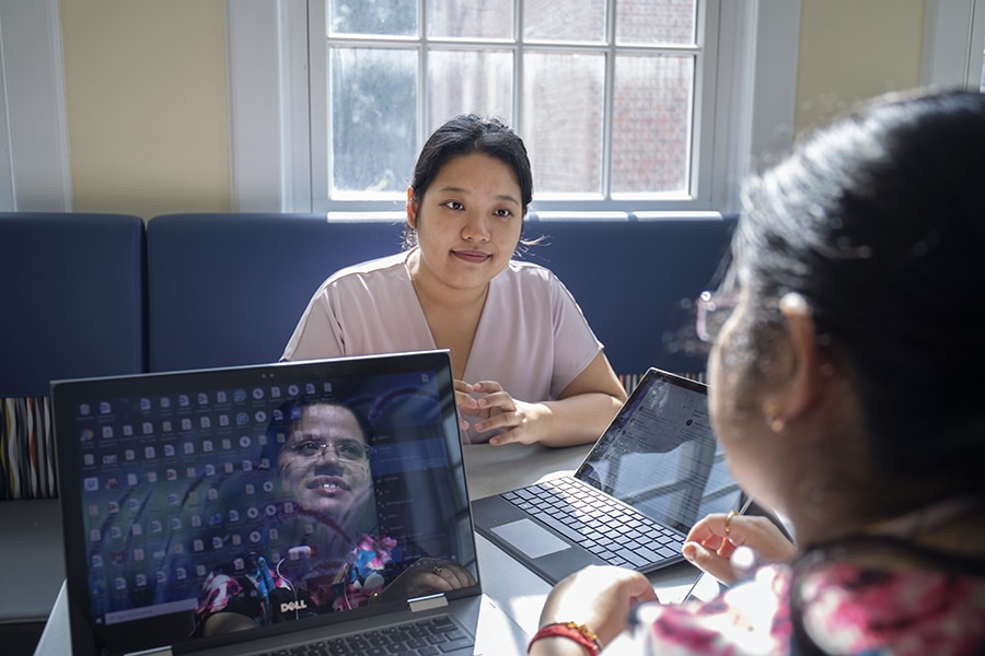 A student in a financial aid advising appointment. 