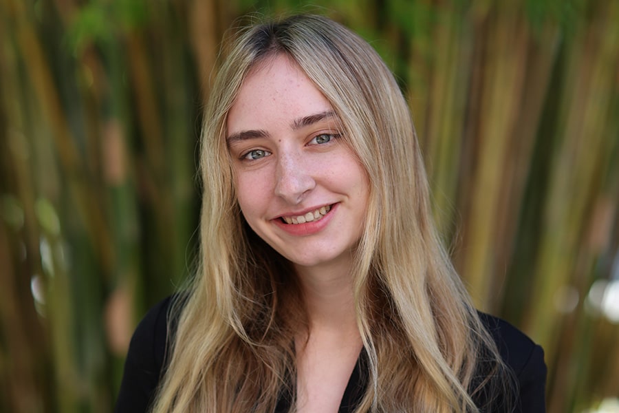 Grace Harlan Headshot